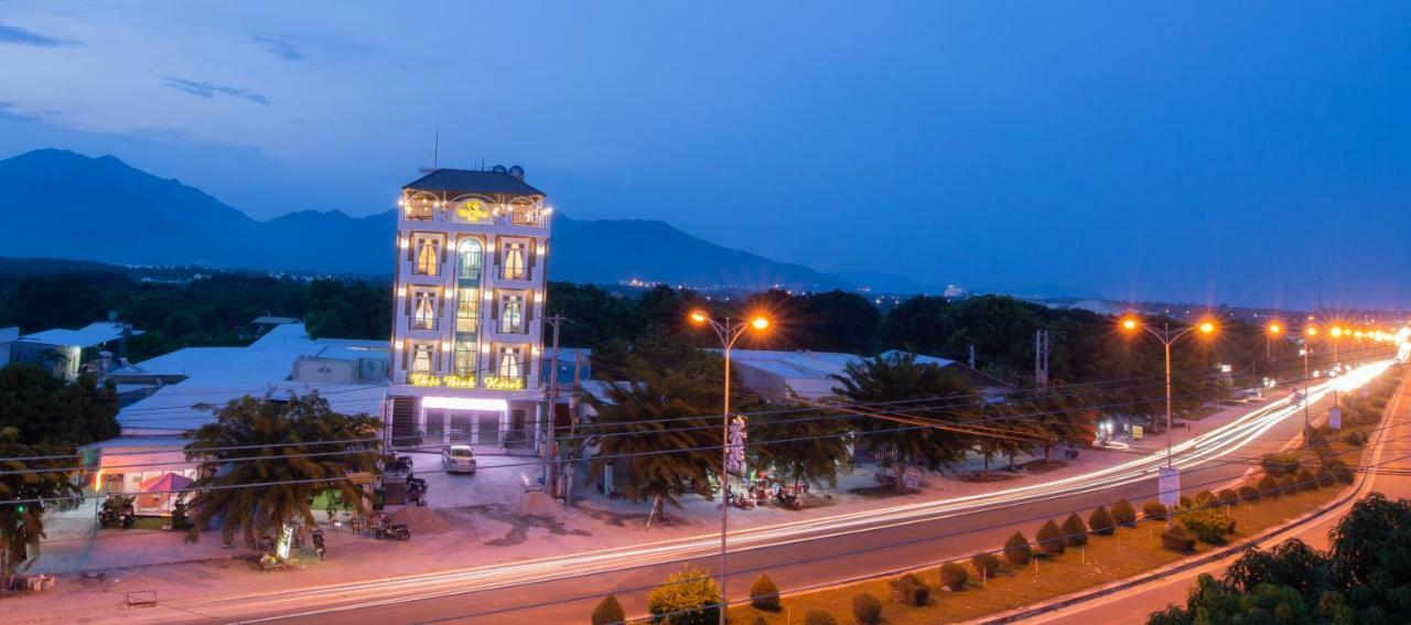 Thoi Binh Hotel Cam Lam エクステリア 写真